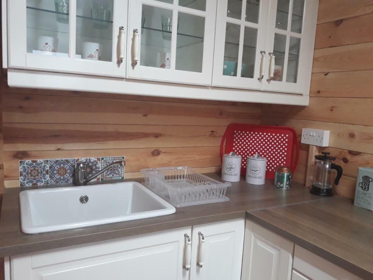 Cyprus Glamping Park Hotel Agios Theodoros Ngoại thất bức ảnh